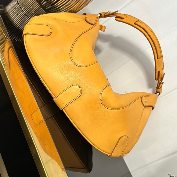 Valentino Garavani Vintage Mustard Leather Shoulder Bag - Picture 9 of 14